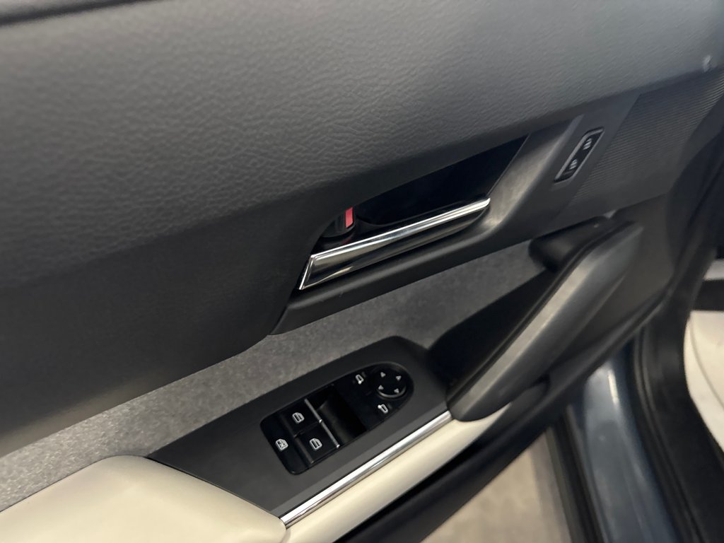 2023 Mazda MX-30 EV GS in Saint-Jean-Sur-Richelieu, Quebec - 11 - w1024h768px