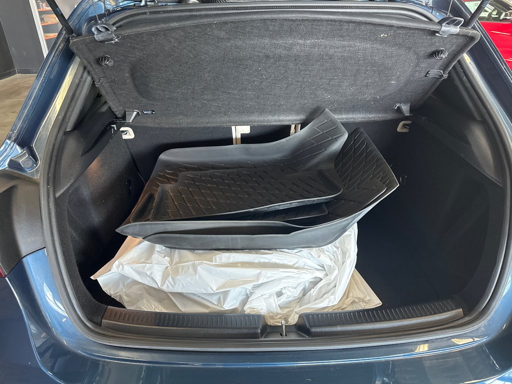 2020 Mercedes-Benz A-Class A 250 in Saint-Jean-Sur-Richelieu, Quebec - 8 - w1024h768px