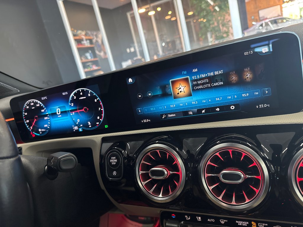 2020 Mercedes-Benz A-Class A 250 in Saint-Jean-Sur-Richelieu, Quebec - 19 - w1024h768px