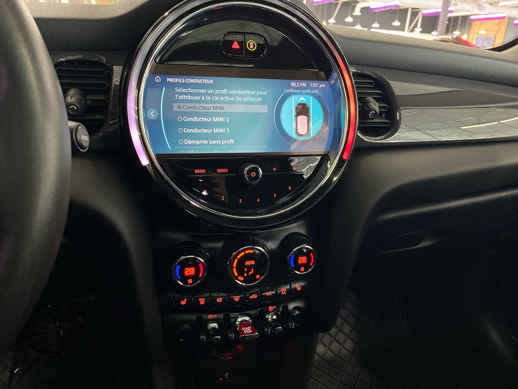 2022 MINI 5 Door Cooper in Saint-Jean-Sur-Richelieu, Quebec - 16 - w1024h768px