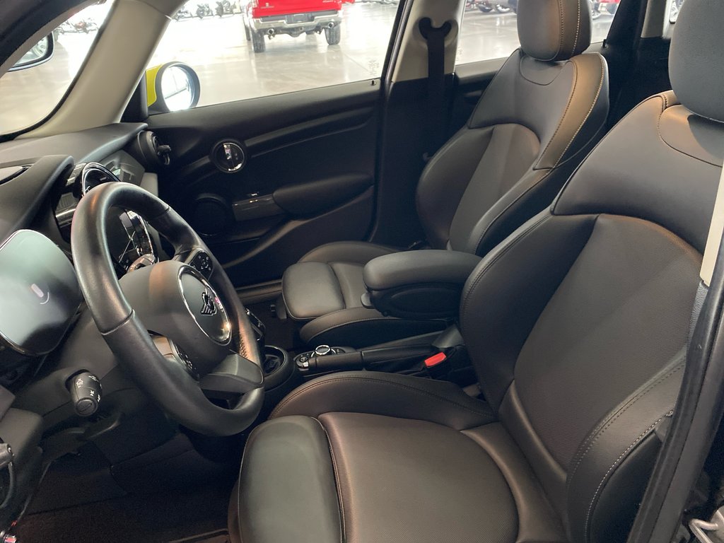 2022 MINI 5 Door Cooper in Saint-Jean-Sur-Richelieu, Quebec - 13 - w1024h768px