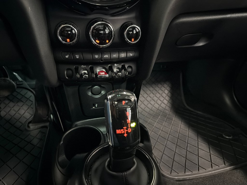 2024 MINI 5 Door Cooper in Saint-Jean-Sur-Richelieu, Quebec - 23 - w1024h768px