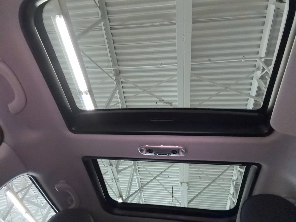 2024 MINI 5 Door Cooper in Saint-Jean-Sur-Richelieu, Quebec - 30 - w1024h768px