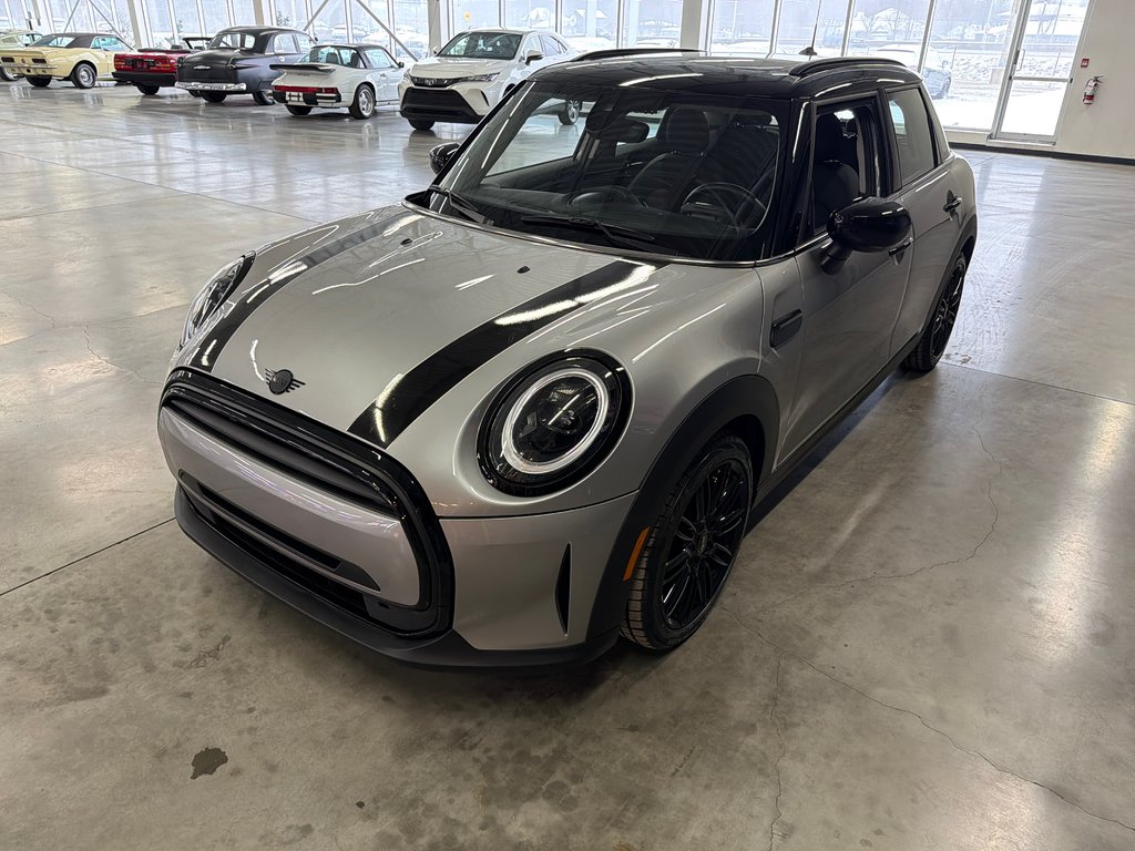 2024 MINI 5 Door Cooper in Saint-Jean-Sur-Richelieu, Quebec - 5 - w1024h768px