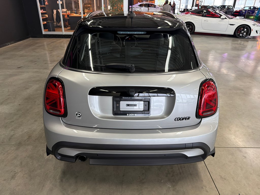 2024 MINI 5 Door Cooper in Saint-Jean-Sur-Richelieu, Quebec - 9 - w1024h768px