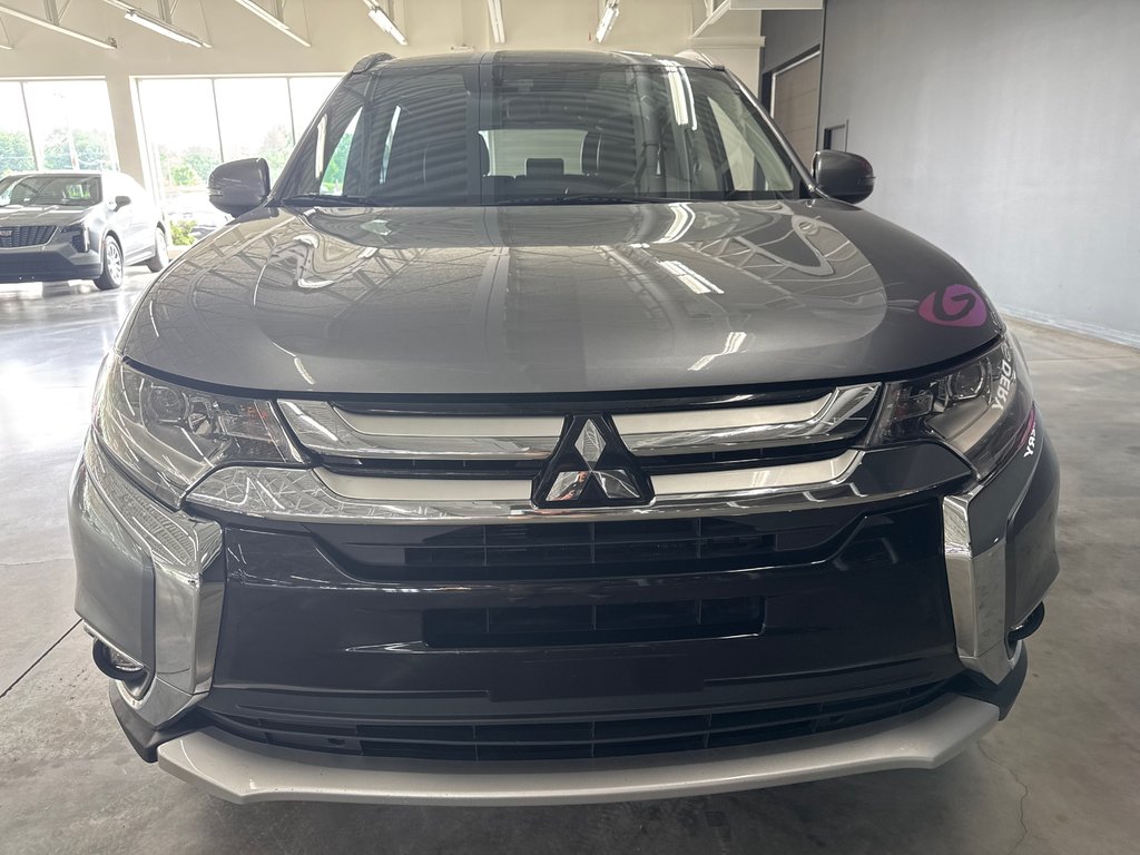 2017 Mitsubishi Outlander GT S-AWD in Saint-Jean-Sur-Richelieu, Quebec - 3 - w1024h768px