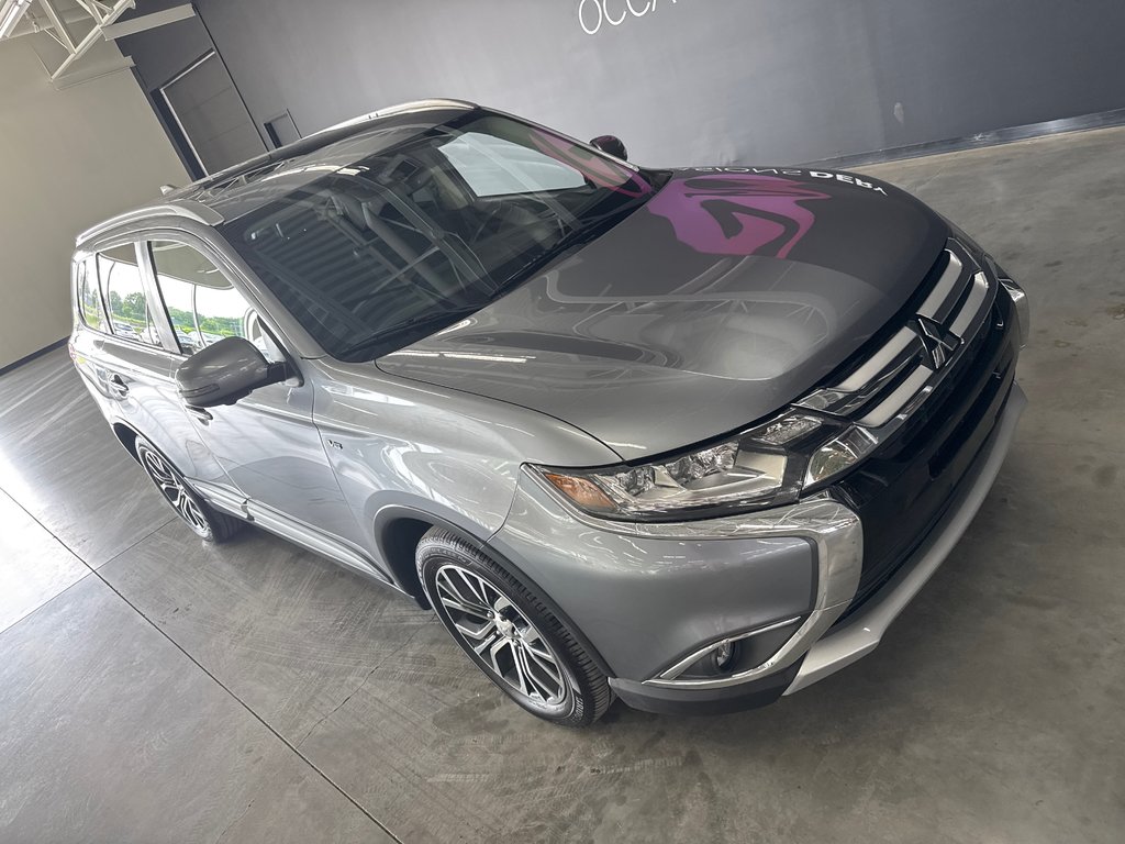 2017 Mitsubishi Outlander GT S-AWD in Saint-Jean-Sur-Richelieu, Quebec - 2 - w1024h768px