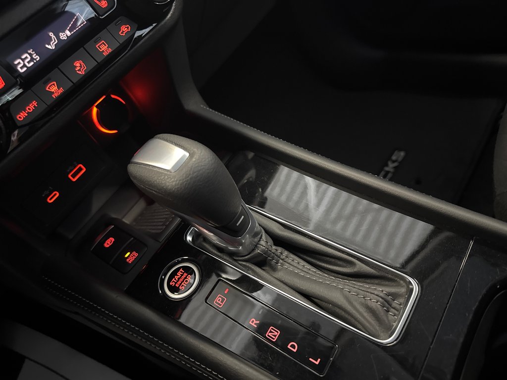 Nissan Kicks Play SV 2025 à Saint-Jean-Sur-Richelieu, Québec - 19 - w1024h768px