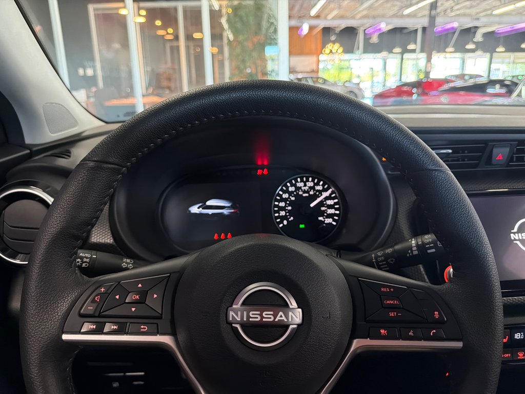 2025 Nissan Kicks Play SV in Saint-Jean-Sur-Richelieu, Quebec - 12 - w1024h768px