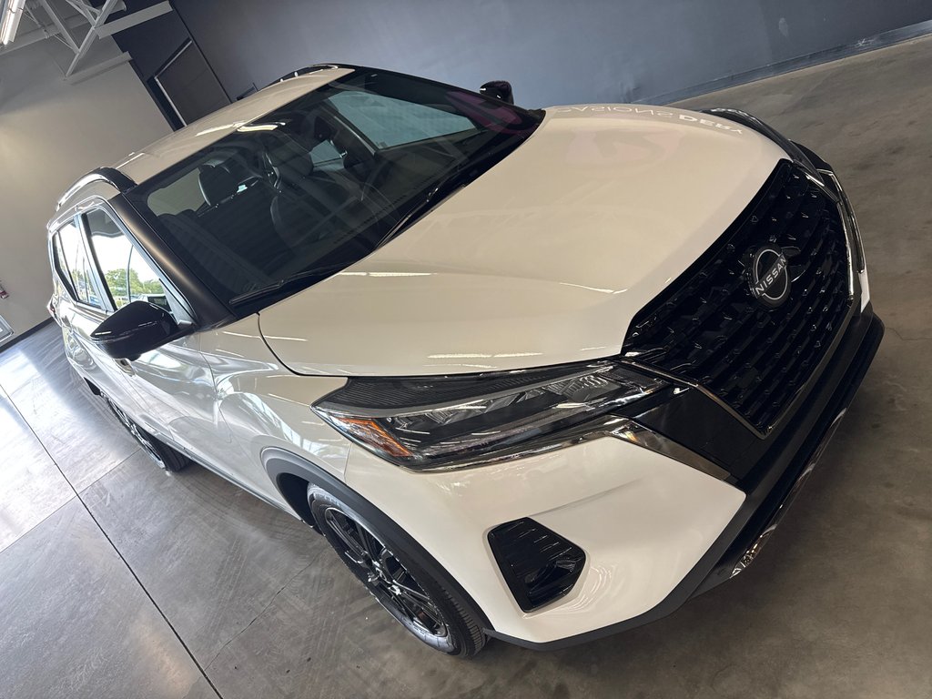 Nissan Kicks SR 2023 à Saint-Jean-Sur-Richelieu, Québec - 2 - w1024h768px