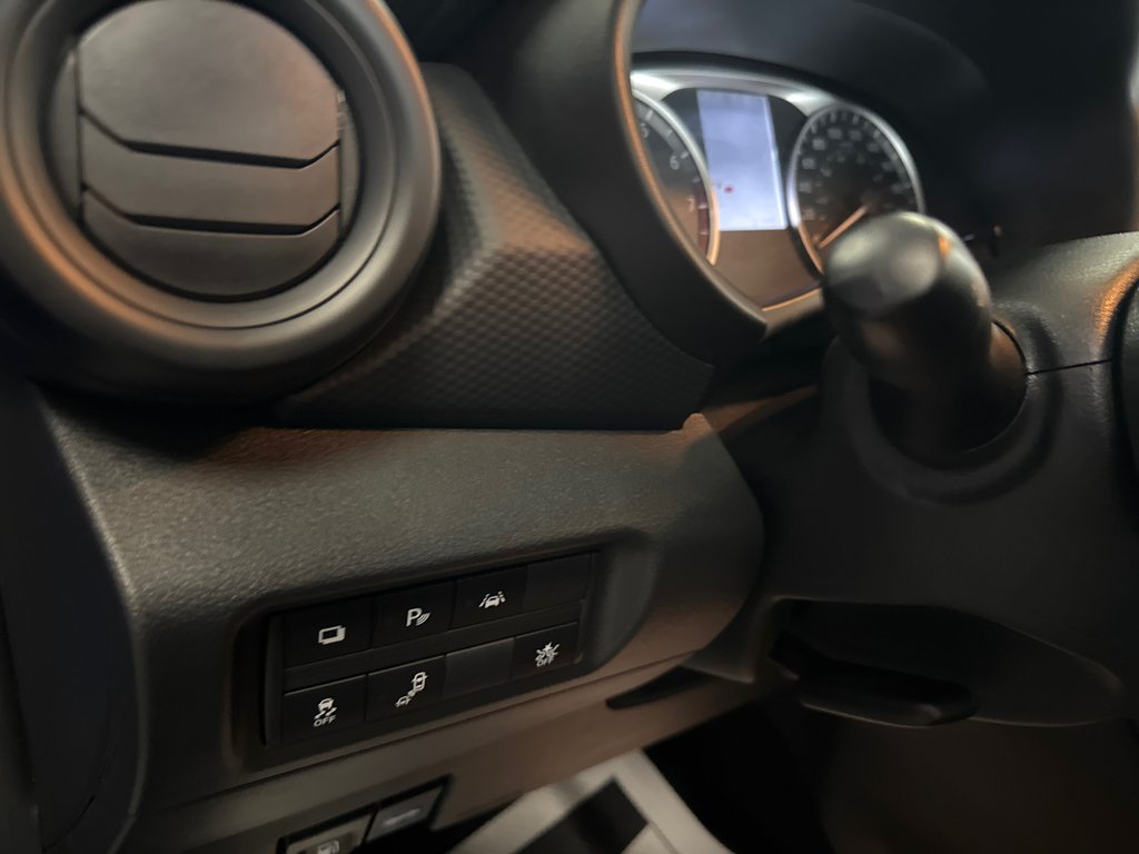 2024 Nissan Kicks S in Saint-Jean-Sur-Richelieu, Quebec - 13 - w1024h768px