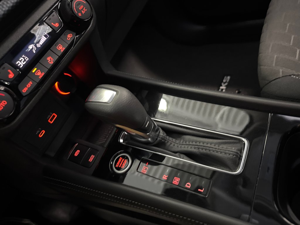 2024 Nissan Kicks SV in Saint-Jean-Sur-Richelieu, Quebec - 18 - w1024h768px