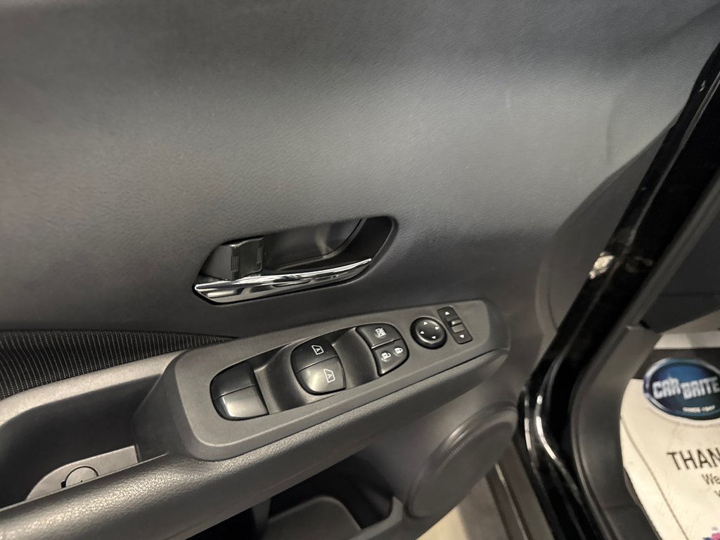 2024 Nissan Kicks SV in Saint-Jean-Sur-Richelieu, Quebec - 12 - w1024h768px