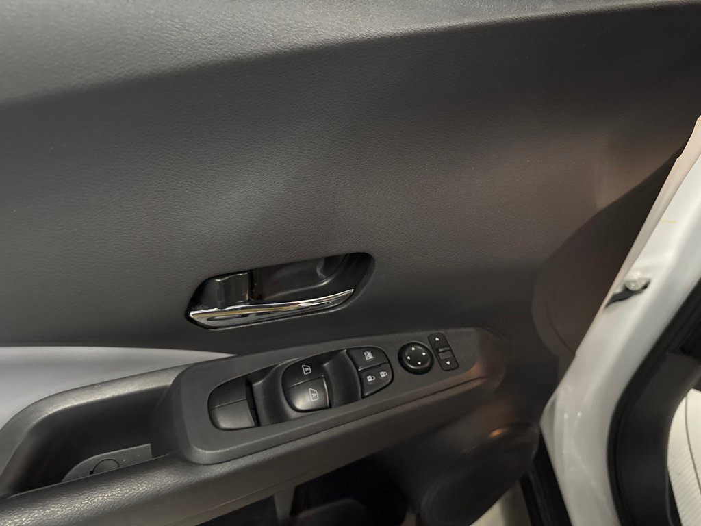 Nissan Kicks SR 2024 à Saint-Jean-Sur-Richelieu, Québec - 12 - w1024h768px