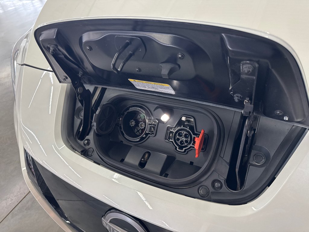 2023 Nissan LEAF SV in Saint-Jean-Sur-Richelieu, Quebec - 8 - w1024h768px
