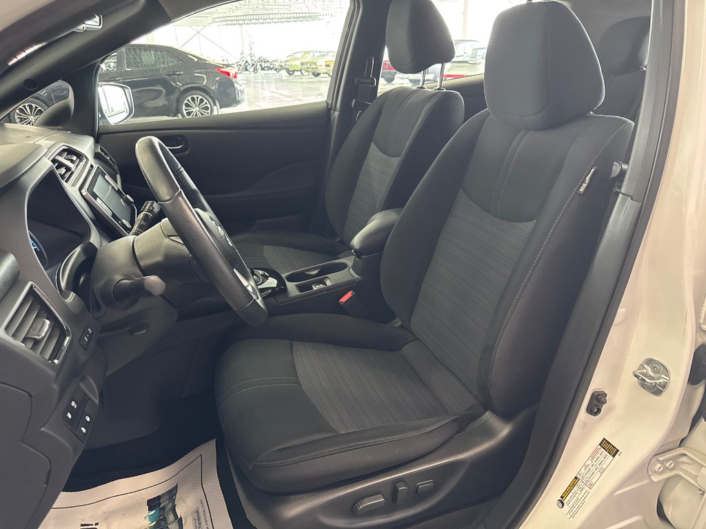 Nissan LEAF SV 2023 à Saint-Jean-Sur-Richelieu, Québec - 9 - w1024h768px