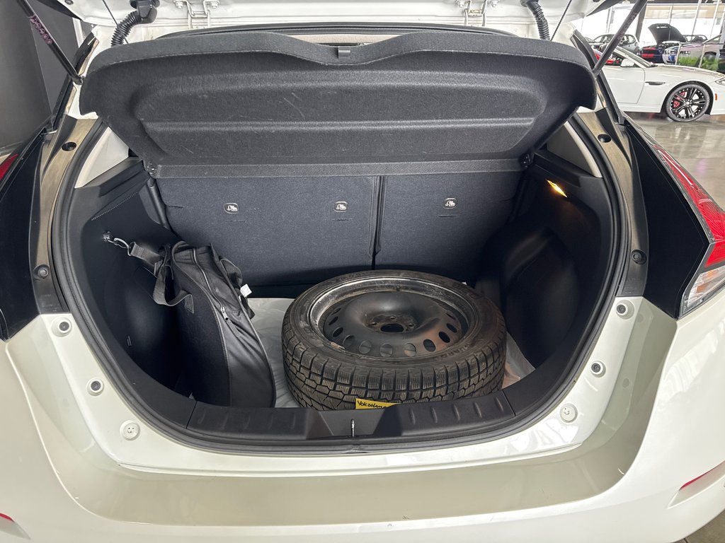 Nissan LEAF SV 2023 à Saint-Jean-Sur-Richelieu, Québec - 7 - w1024h768px