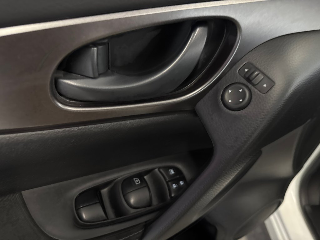 Nissan Qashqai S 2018 à Saint-Jean-Sur-Richelieu, Québec - 10 - w1024h768px