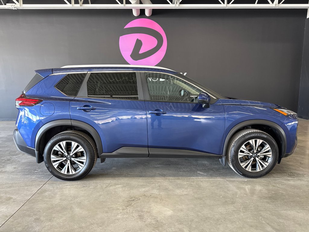 Nissan Rogue SV 2023 à Saint-Jean-Sur-Richelieu, Québec - 1 - w1024h768px