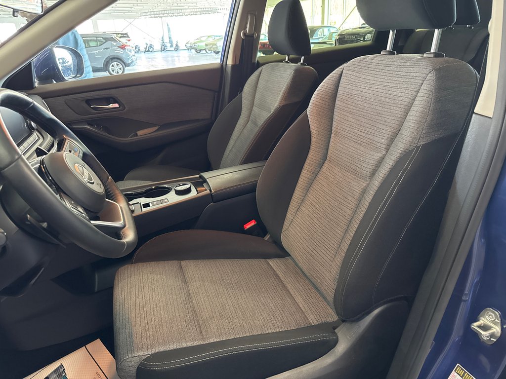 Nissan Rogue SV 2023 à Saint-Jean-Sur-Richelieu, Québec - 10 - w1024h768px