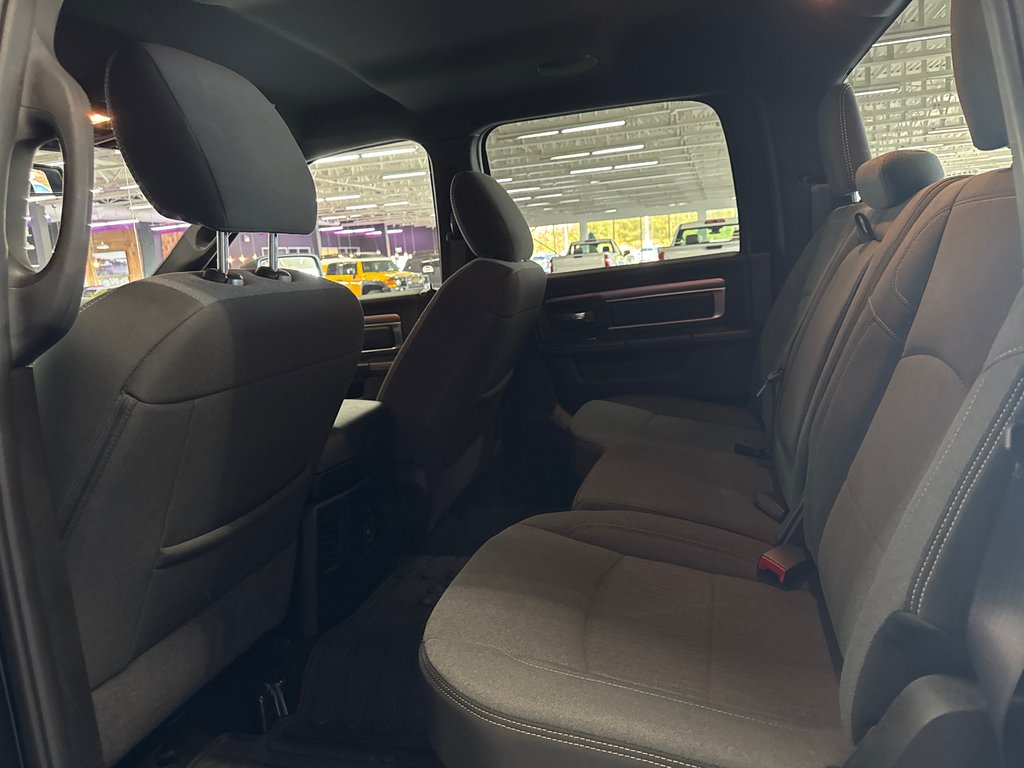 2022 Ram 1500 Classic Warlock in Saint-Jean-Sur-Richelieu, Quebec - 14 - w1024h768px