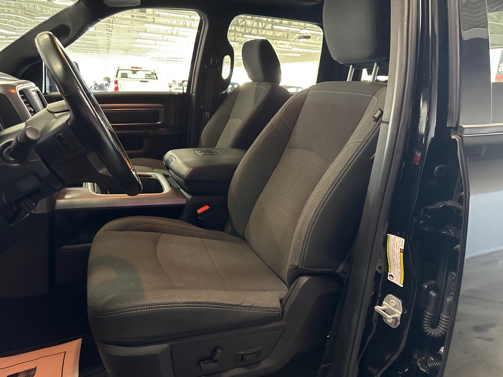 2022 Ram 1500 Classic Warlock in Saint-Jean-Sur-Richelieu, Quebec - 15 - w1024h768px