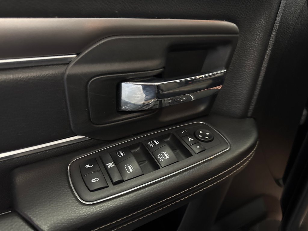 2022 Ram 1500 Classic Warlock in Saint-Jean-Sur-Richelieu, Quebec - 18 - w1024h768px