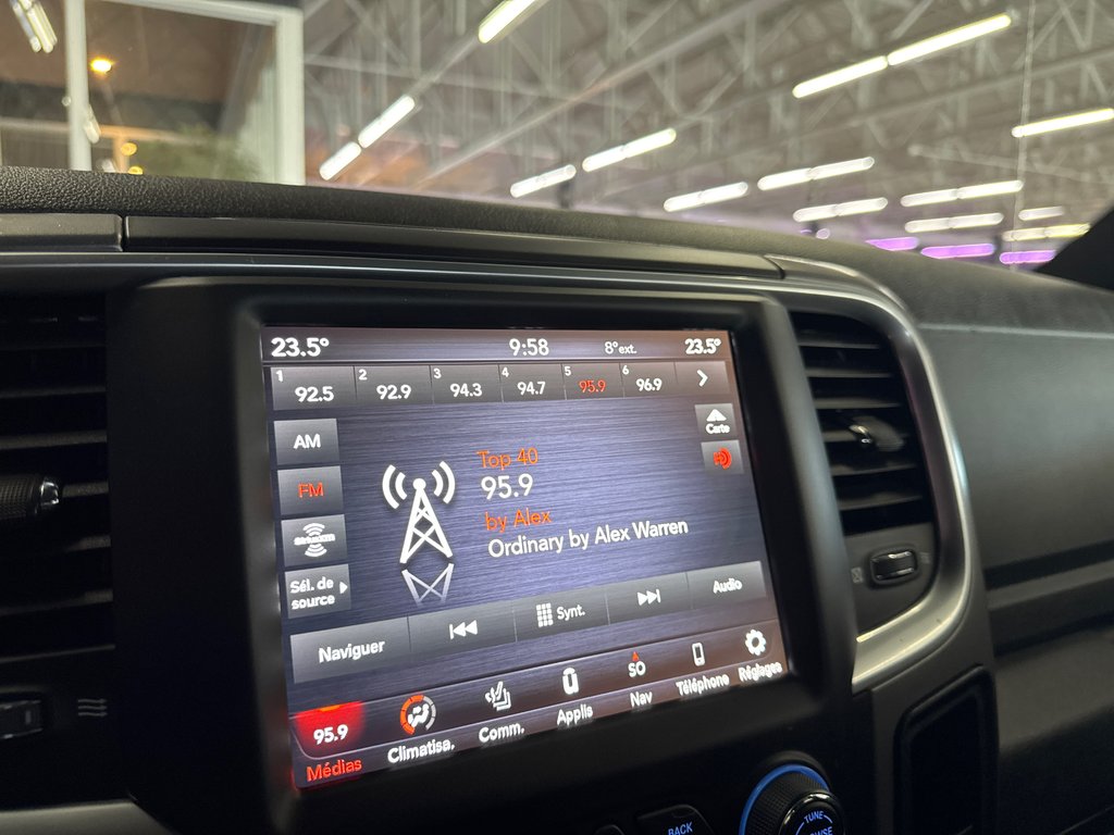 2022 Ram 1500 Classic Warlock in Saint-Jean-Sur-Richelieu, Quebec - 22 - w1024h768px