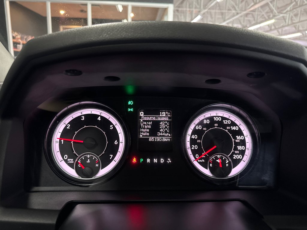 2018 Ram 1500 Express in Saint-Jean-Sur-Richelieu, Quebec - 18 - w1024h768px
