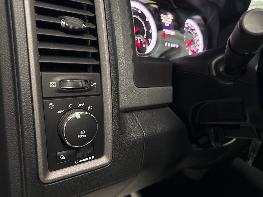 2018 Ram 1500 Express in Saint-Jean-Sur-Richelieu, Quebec - 15 - w1024h768px