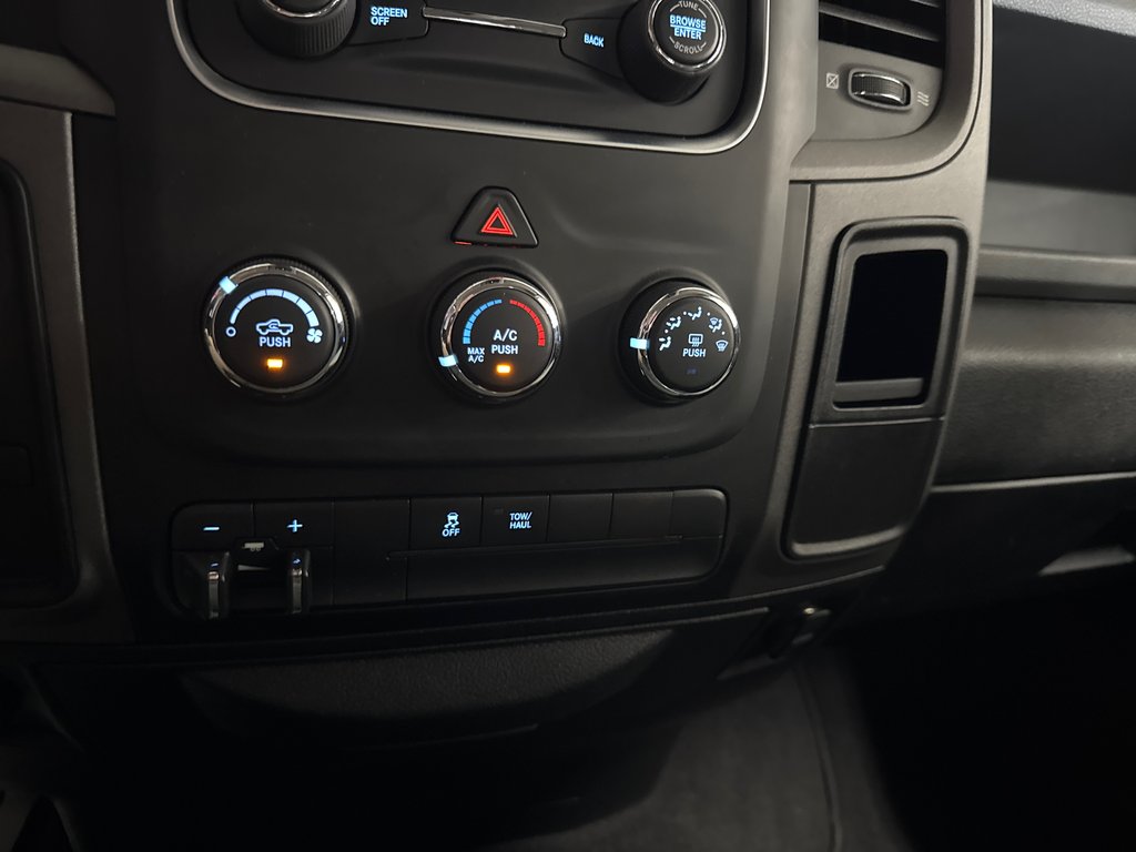 2018 Ram 1500 Express in Saint-Jean-Sur-Richelieu, Quebec - 21 - w1024h768px
