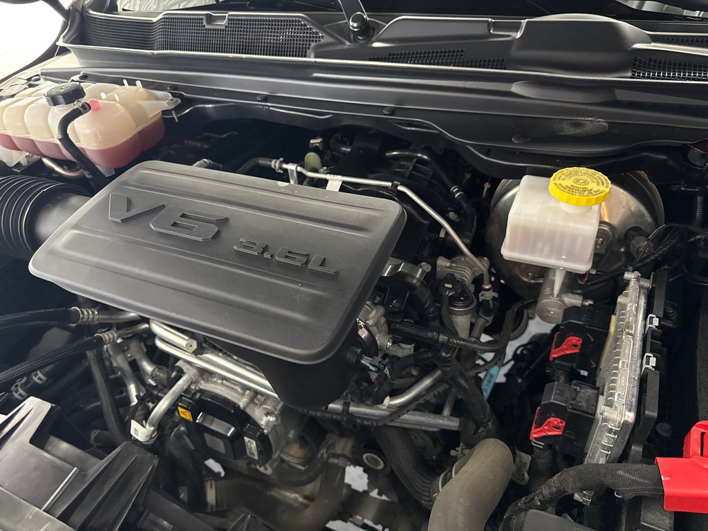 Ram 1500 Big Horn 2023 à Saint-Jean-Sur-Richelieu, Québec - 8 - w1024h768px