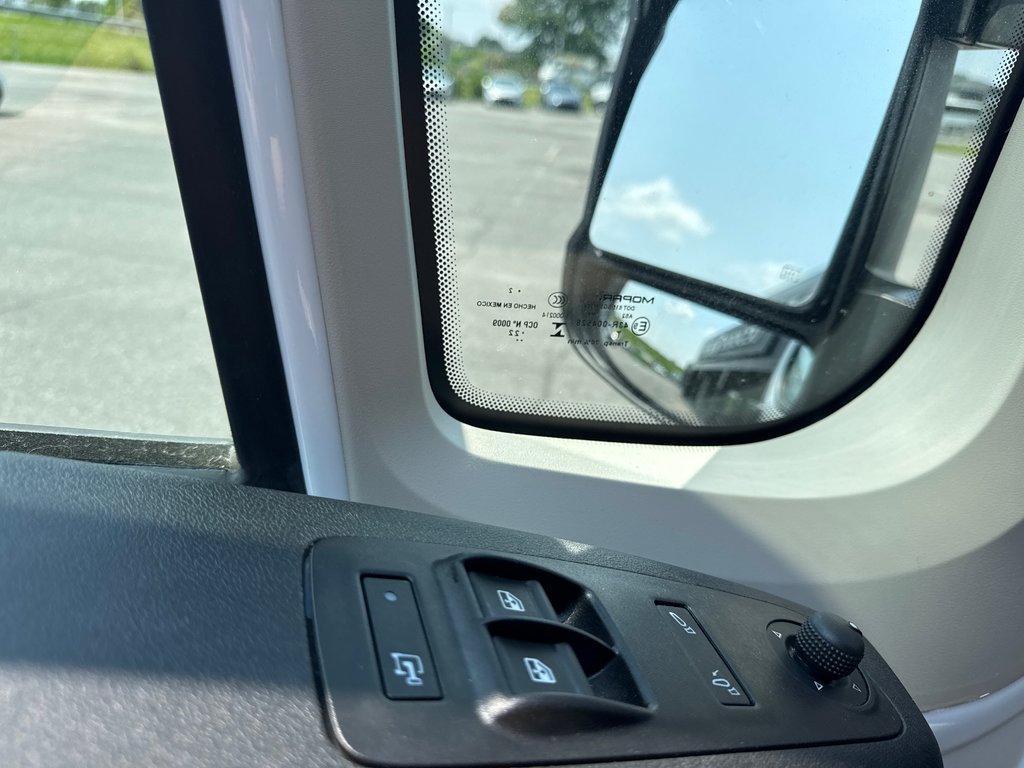 2022 Ram ProMaster Cargo Van 1500 SCOPE 18A in Saint-Jean-Sur-Richelieu, Quebec - 11 - w1024h768px