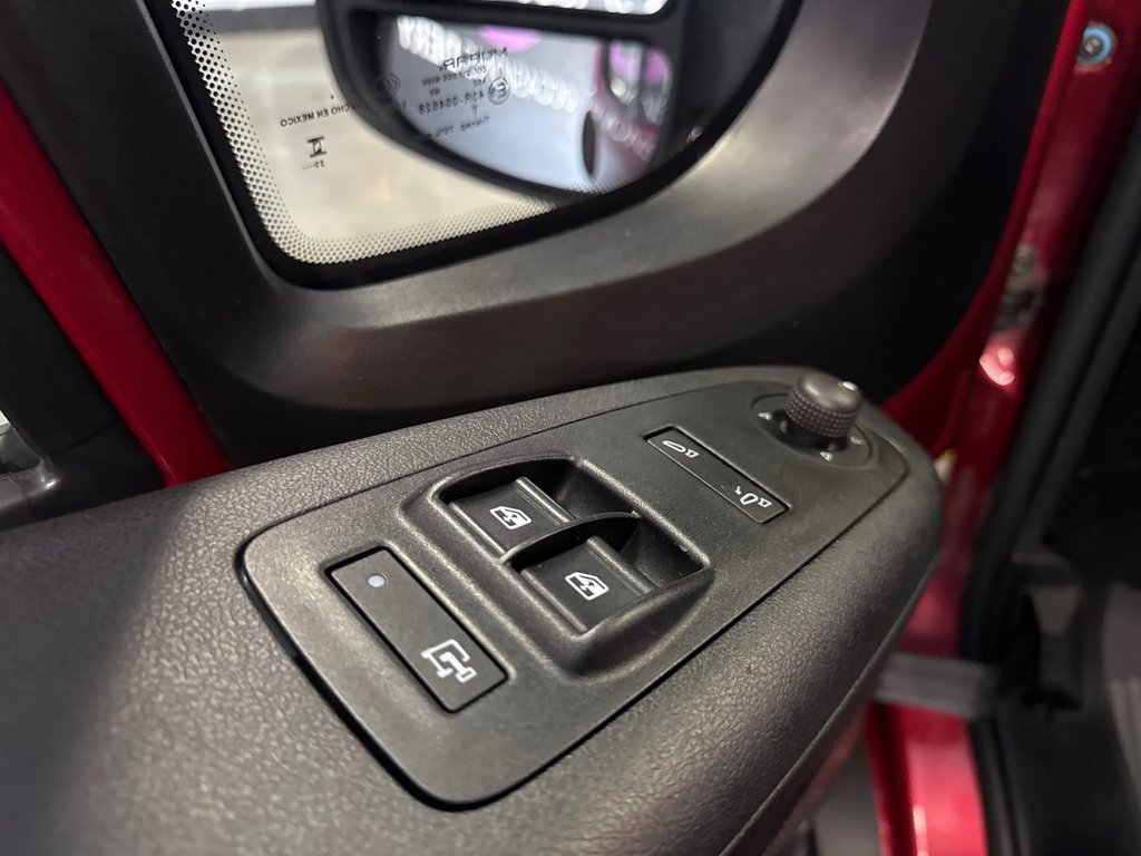 Ram ProMaster Cargo Van 2500 2023 à Saint-Jean-Sur-Richelieu, Québec - 16 - w1024h768px