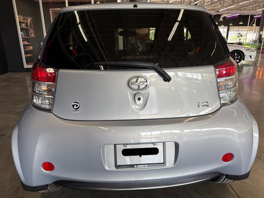2014 Scion iQ 10 serie in Saint-Jean-Sur-Richelieu, Quebec - 5 - w1024h768px