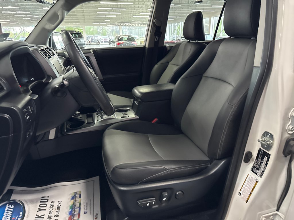 Toyota 4Runner SR5 2022 à Saint-Jean-Sur-Richelieu, Québec - 11 - w1024h768px