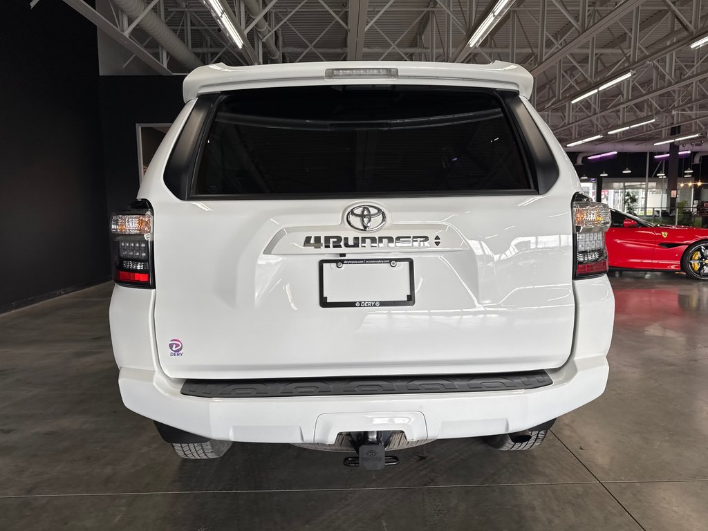 Toyota 4Runner SR5 2022 à Saint-Jean-Sur-Richelieu, Québec - 7 - w1024h768px