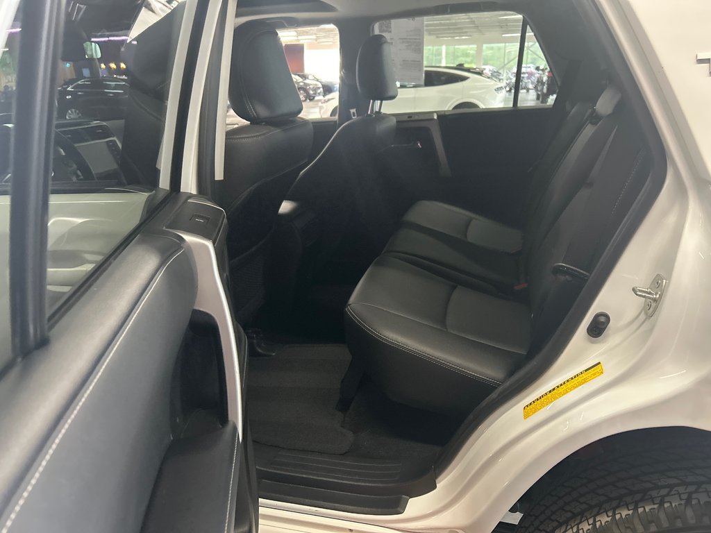 2024 Toyota 4Runner TRD SPORT in Saint-Jean-Sur-Richelieu, Quebec - 16 - w1024h768px