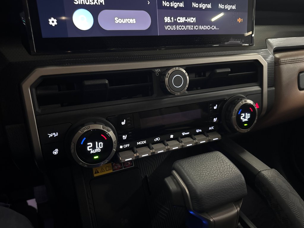 2025 Toyota 4Runner LIMITED in Saint-Jean-Sur-Richelieu, Quebec - 17 - w1024h768px