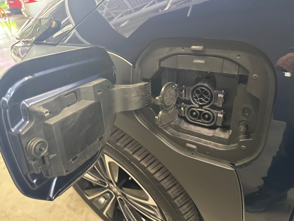 Toyota bZ4X XLE 2023 à Saint-Jean-Sur-Richelieu, Québec - 9 - w1024h768px