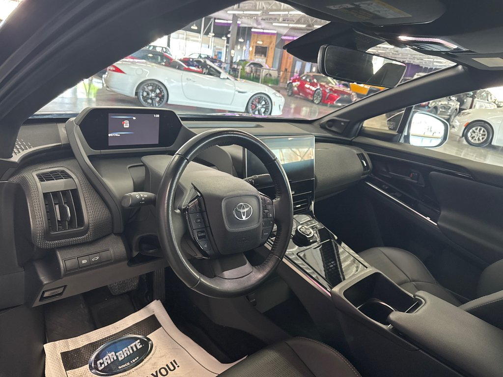 Toyota bZ4X XLE 2023 à Saint-Jean-Sur-Richelieu, Québec - 12 - w1024h768px