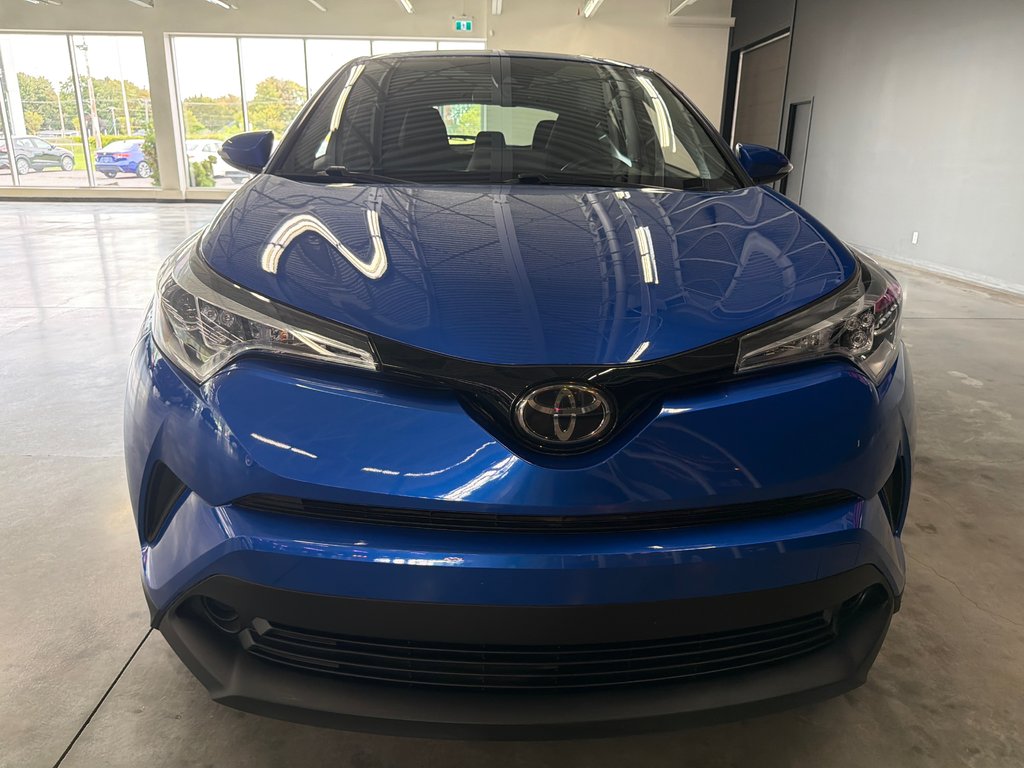2019 Toyota C-HR LE in Saint-Jean-Sur-Richelieu, Quebec - 3 - w1024h768px