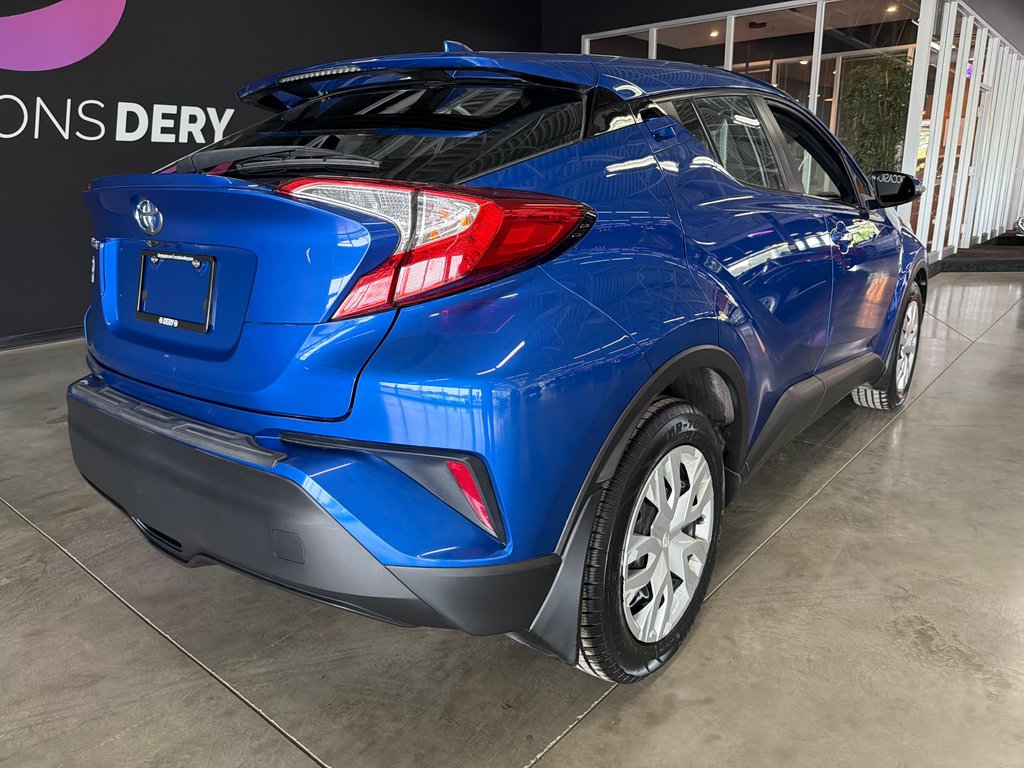 2019 Toyota C-HR LE in Saint-Jean-Sur-Richelieu, Quebec - 4 - w1024h768px
