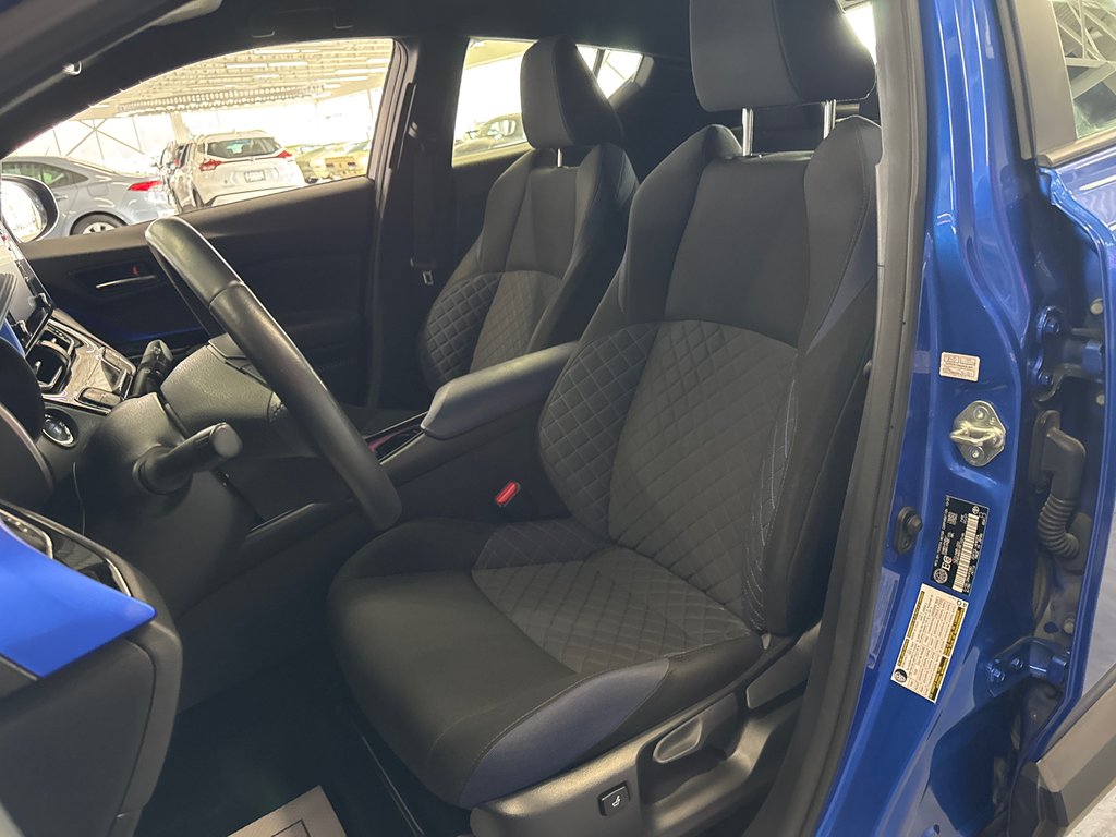 2021 Toyota C-HR XLE PREMIUM in Saint-Jean-Sur-Richelieu, Quebec - 9 - w1024h768px