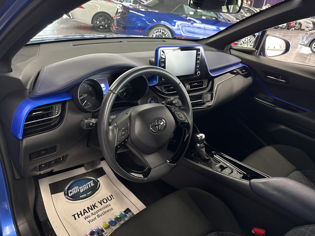 2021 Toyota C-HR XLE PREMIUM in Saint-Jean-Sur-Richelieu, Quebec - 10 - w1024h768px