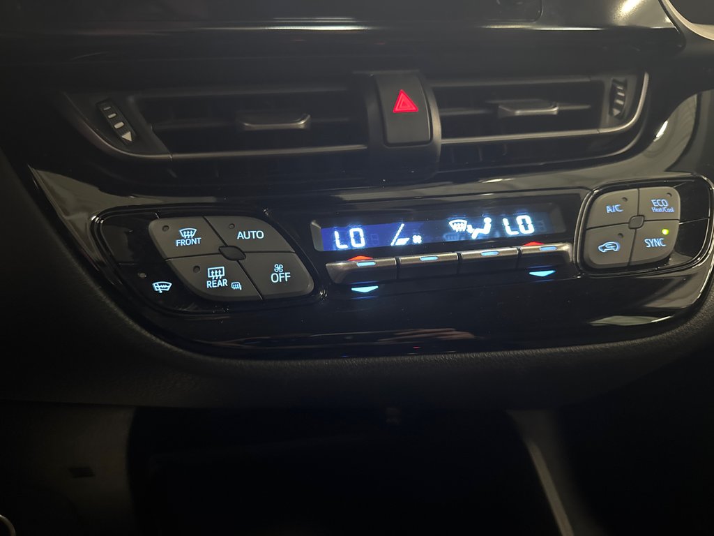 2021 Toyota C-HR LE in Saint-Jean-Sur-Richelieu, Quebec - 16 - w1024h768px