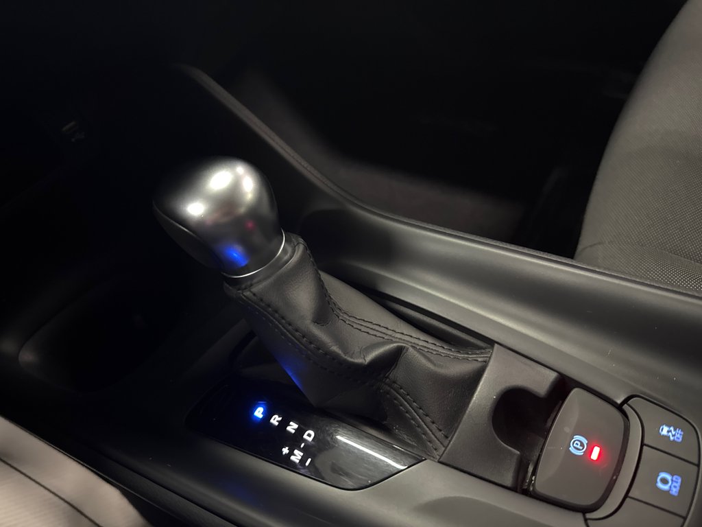 2021 Toyota C-HR LE in Saint-Jean-Sur-Richelieu, Quebec - 17 - w1024h768px