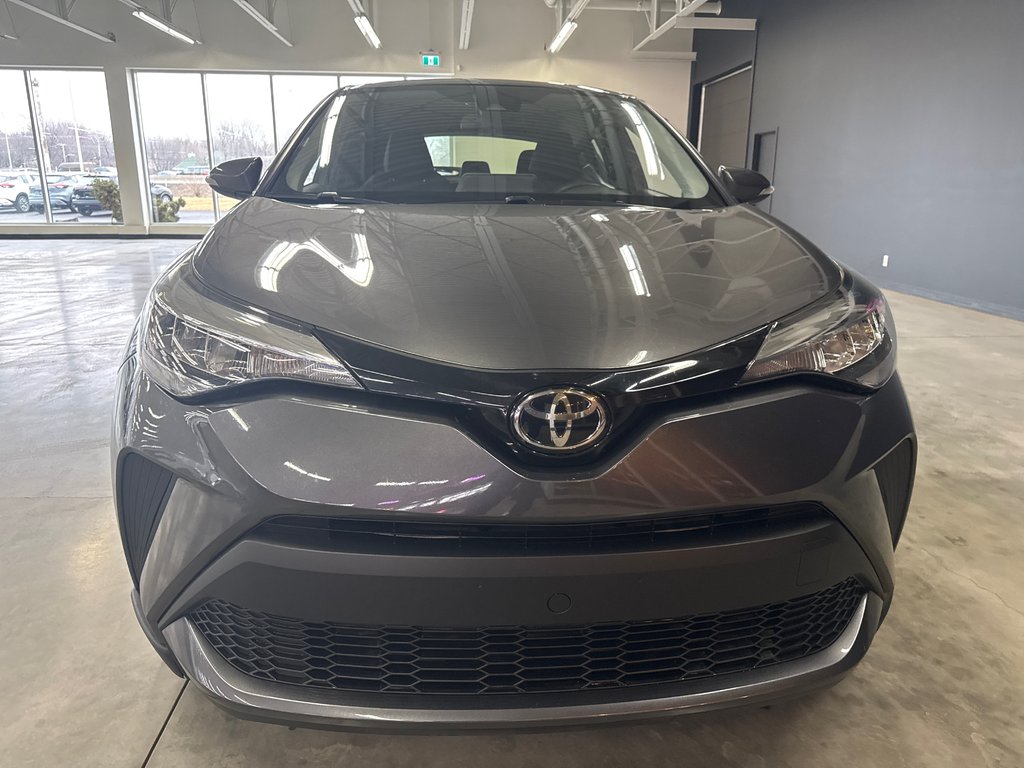 2021 Toyota C-HR LE in Saint-Jean-Sur-Richelieu, Quebec - 3 - w1024h768px