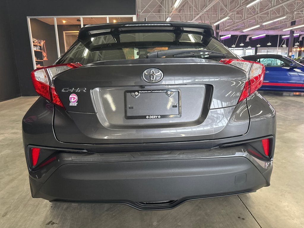 2021 Toyota C-HR LE in Saint-Jean-Sur-Richelieu, Quebec - 6 - w1024h768px