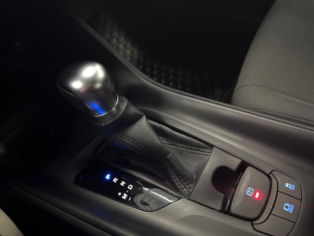 2022 Toyota C-HR LE in Saint-Jean-Sur-Richelieu, Quebec - 18 - w1024h768px